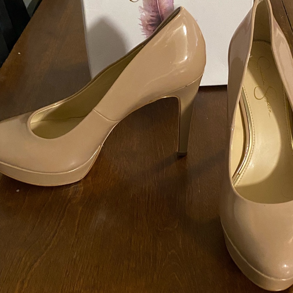 Jessica Simpson Nude Round Toe Platform Patent Pumps (size 10)